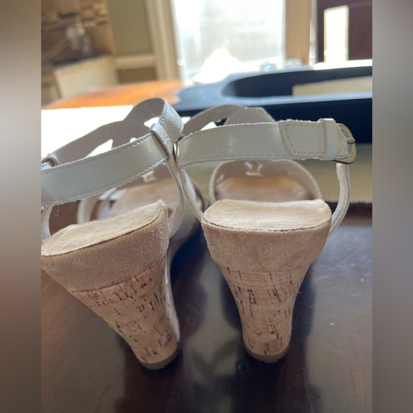 White wedge sandals - Picture 3 of 4